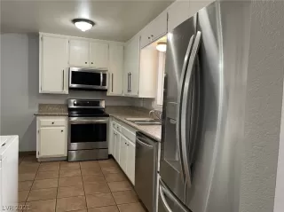 Photo #1: 2291019 Listing