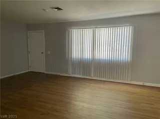 Photo #3: 2291019 Listing