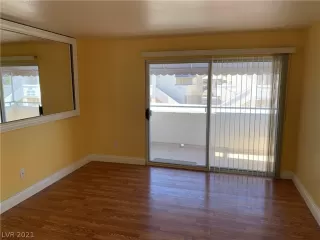 Photo #4: 2291033 Listing