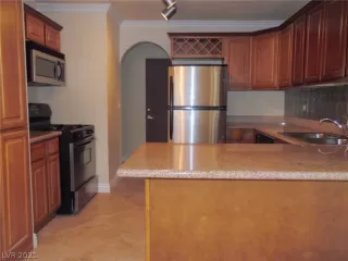 Photo #2: 2291040 Listing 