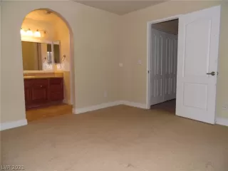 Photo #6: 2291040 Listing 