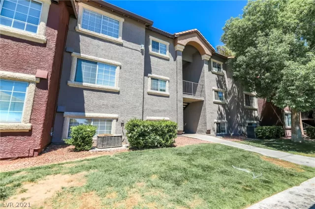 MLS: 2291067 Condo For Sale