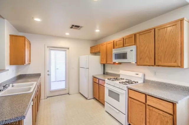 MLS: 2291084 Condo For Sale