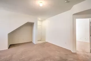 Photo #4: 2291084 Listing