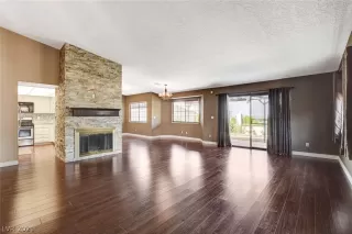 Photo #1: 2291093 Listing