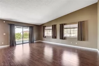 Photo #3: 2291093 Listing