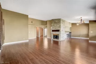 Photo #5: 2291093 Listing