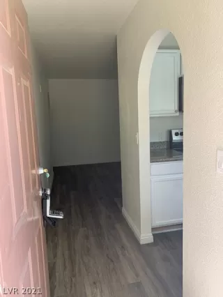 Photo #5: 2291122 Listing