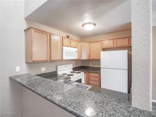 Photo #6: 2291243 Listing