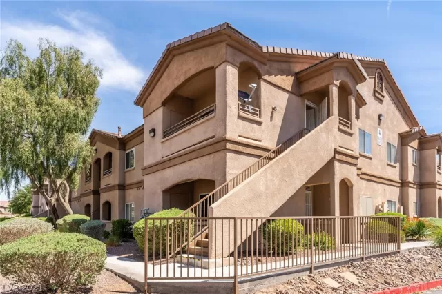 MLS: 2291251 Condo For Sale