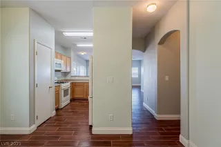 Photo #5: 2291285 Listing