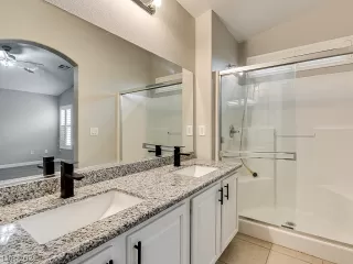 Photo #3: 2291296 Listing