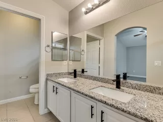 Photo #4: 2291296 Listing