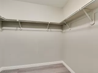 Photo #5: 2291296 Listing