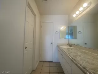 Photo #3: 2291303 Listing 