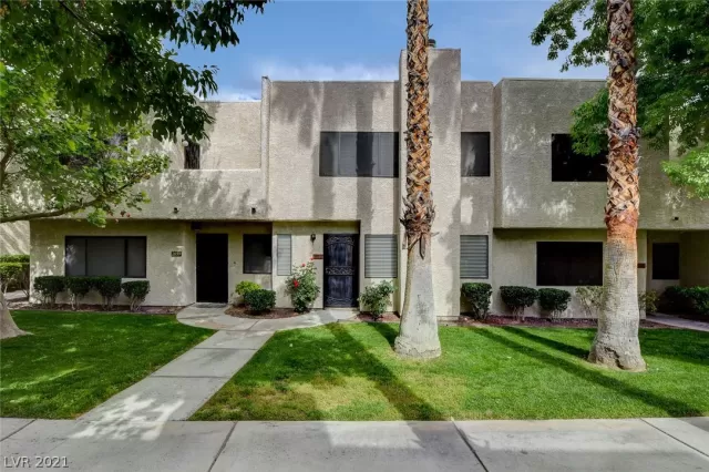 MLS: 2291318 Condo For Sale