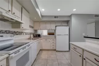 Photo #3: 2291318 Listing 