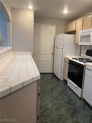 Photo #6: 2291327 Listing 