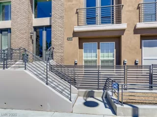 Photo #1: 2291395 Listing