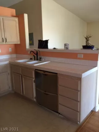 Photo #4: 2291431 Listing 