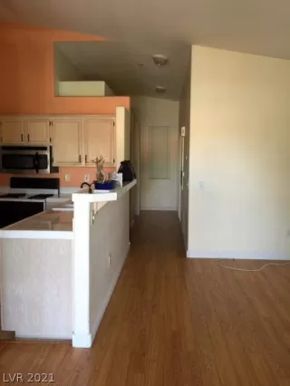Photo #5: 2291431 Listing 