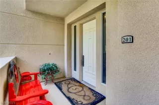 Photo #4: 2291432 Listing