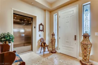 Photo #5: 2291432 Listing