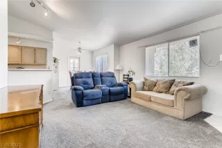 Photo #4: 2291462 Listing