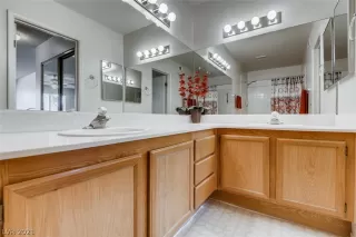 Photo #5: 2291472 Listing