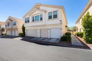 Photo #1: 2291476 Listing 