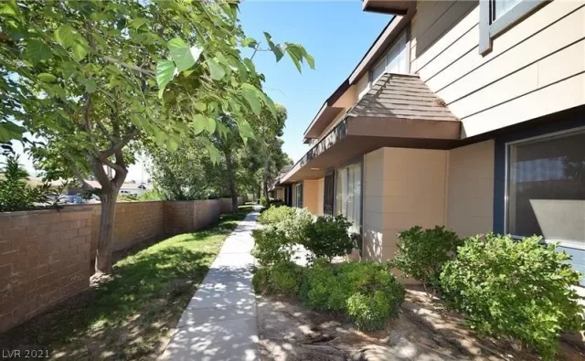 MLS: 2291515 Condo For Sale