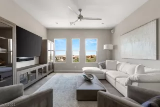 Photo #3: 2291554 Listing