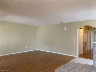 Photo #4: 2291564 Listing 