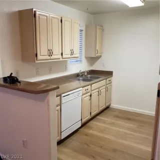 Photo #3: 2291578 Listing