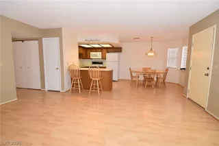 Photo #2: 2291594 Listing 