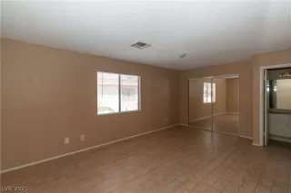 Photo #3: 2291617 Listing