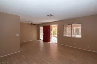 Photo #4: 2291617 Listing