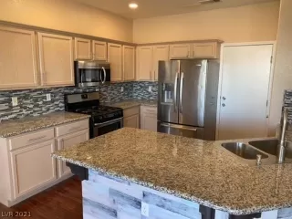 Photo #6: 2291623 Listing 