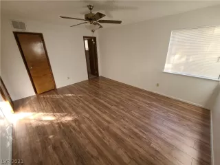 Photo #4: 2291661 Listing 