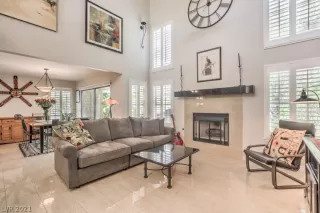 Photo #4: 2291662 Listing