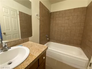 Photo #2: 2291669 Listing 