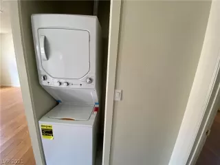 Photo #4: 2291669 Listing 