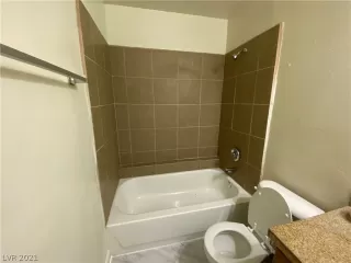 Photo #5: 2291669 Listing 