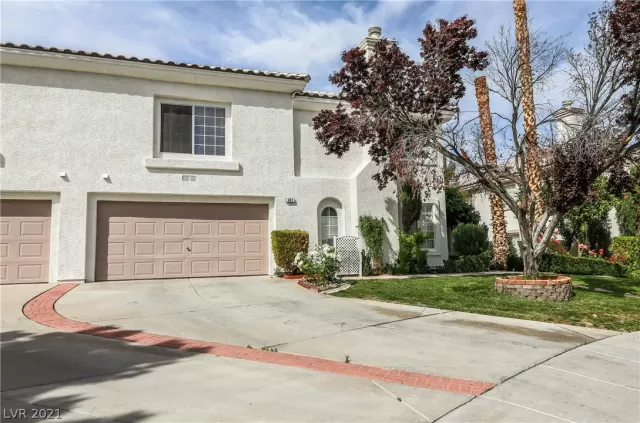 MLS: 2291711 Condo For Sale