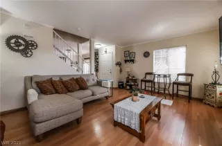 Photo #5: 2291711 Listing