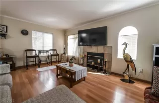 Photo #6: 2291711 Listing