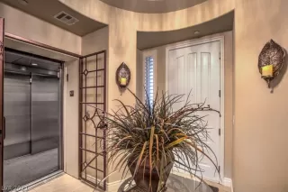 Photo #5: 2291720 Listing