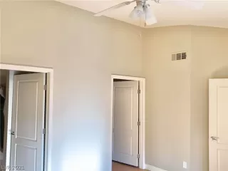 Photo #2: 2291725 Listing 