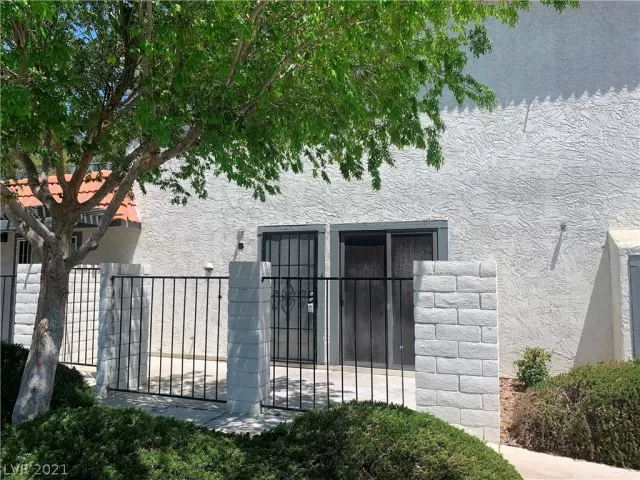 MLS: 2291751 Condo For Sale