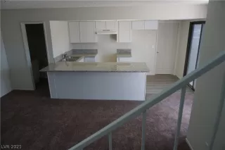 Photo #5: 2291751 Listing